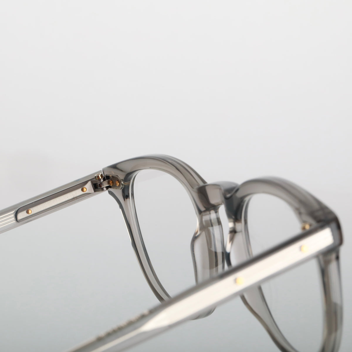 Steve McQueen Carmel Optical C-010 Light Crystal Grey - angle 3