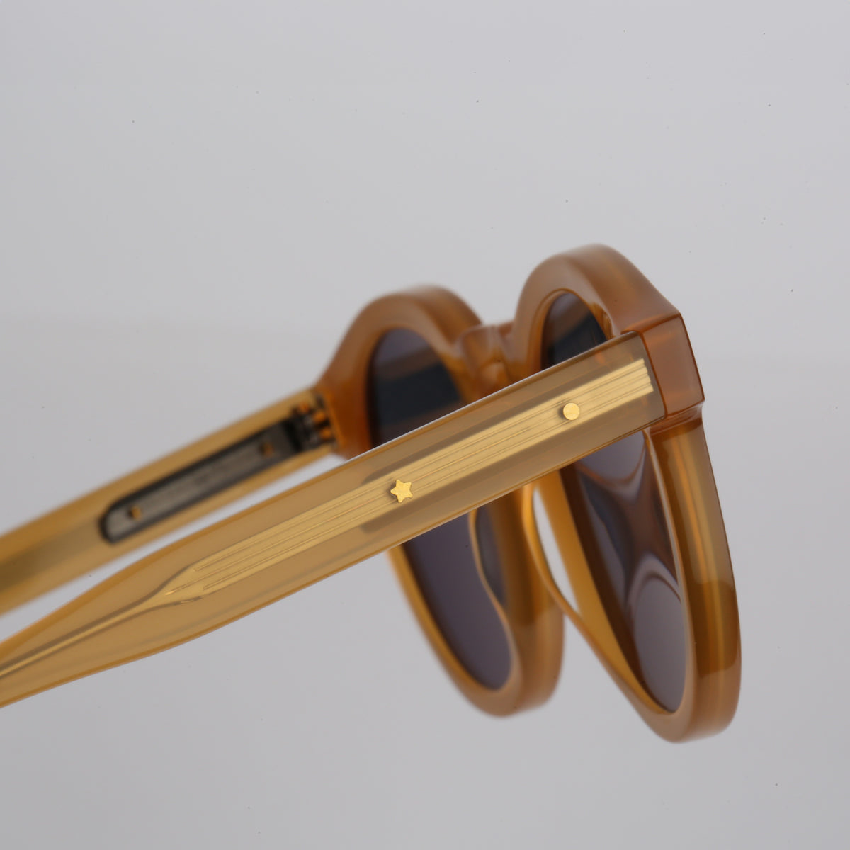 Steve McQueen Bud Sunglasses 128 Honey - angle 4