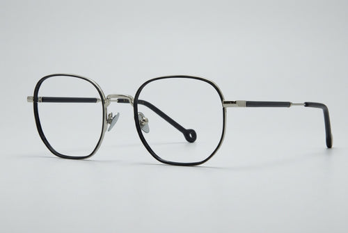 Dimitry 196 — Silver / Black, three-quarter view