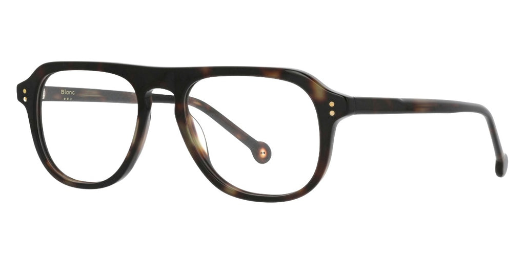 Yannick E868 — SCALE, three-quarter view