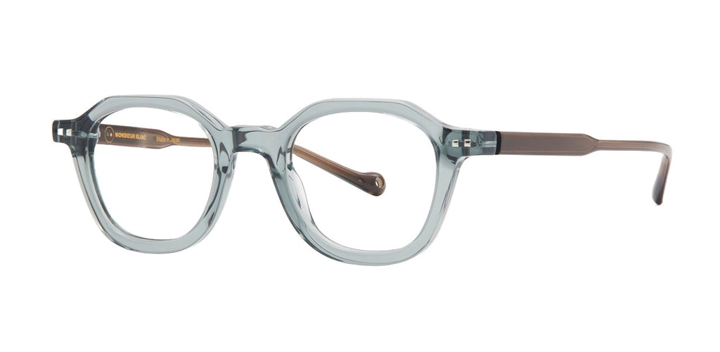 Marcelln GR68 — Crystal Grey, three-quarter view