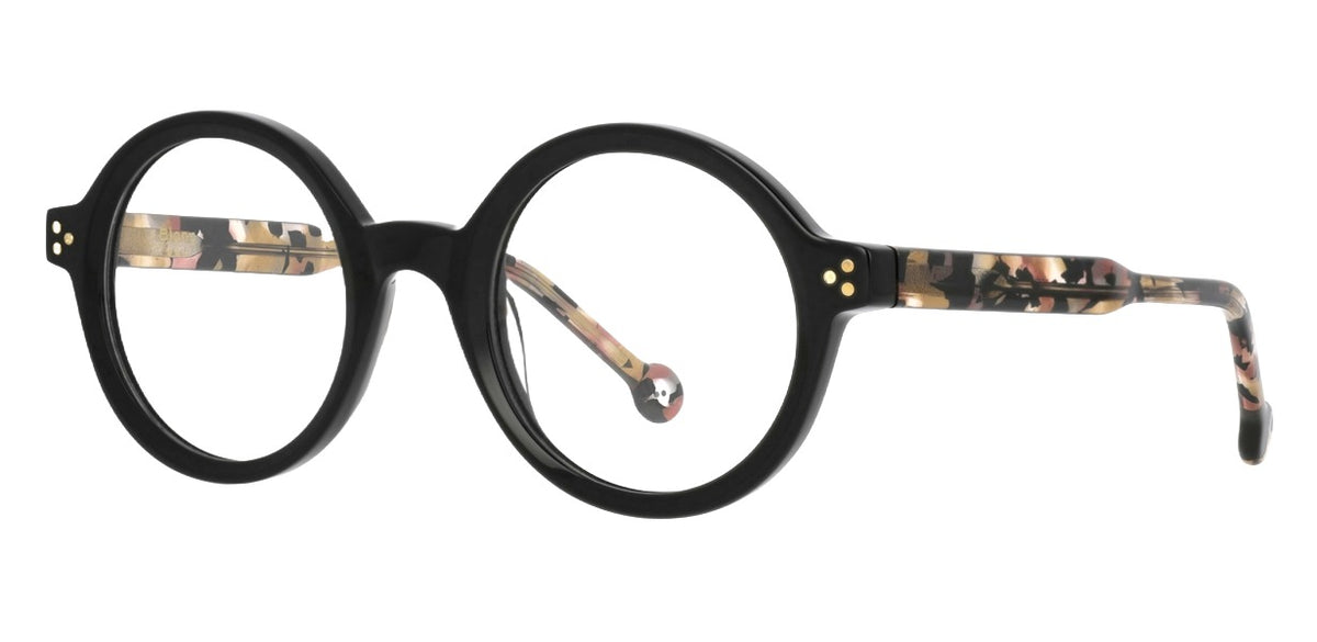 Regine NO61 — GLOSSY BLACK, three-quarter view